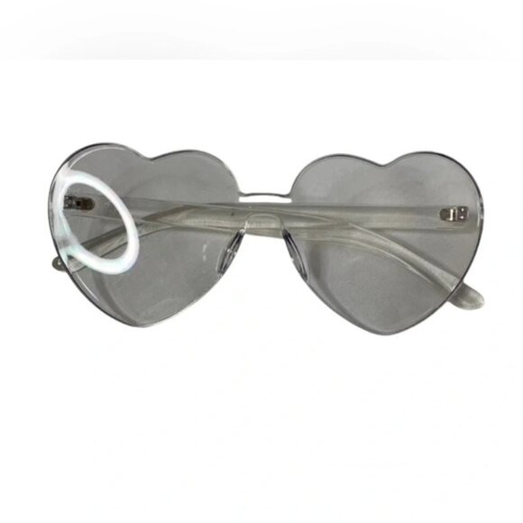 Women's Heart Shape Sunglasses Clear Acrylic Festival Coastal Cowgirl Party - Picture 2 of 14